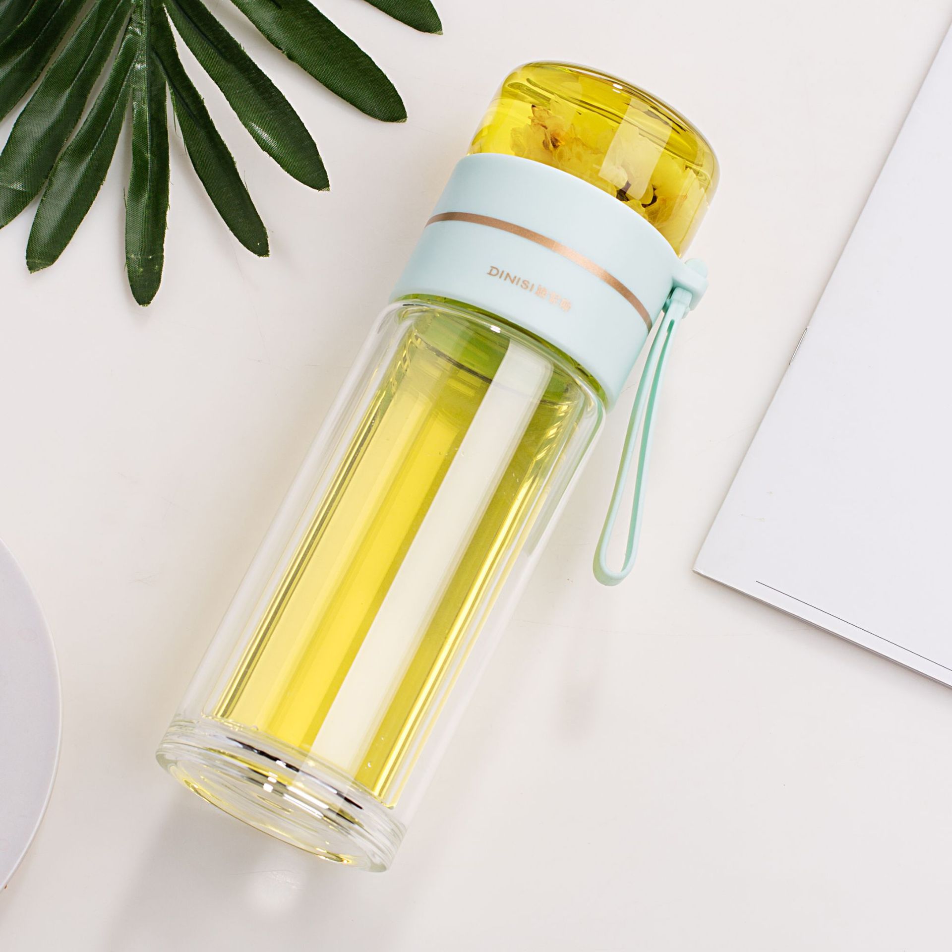 Nice Glass Water Bottle With Tea Infuser Filter Tea Separation Double Wall Glass Bottle Leakproof Water Bottle